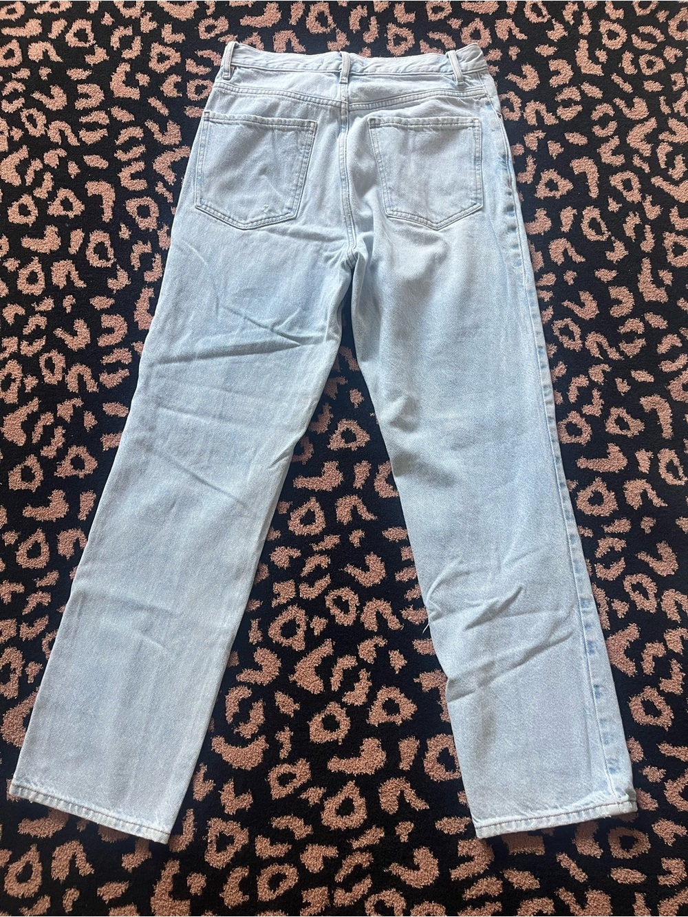 Light Wash Distressed Ripped Jeans - Picture 3 of 3